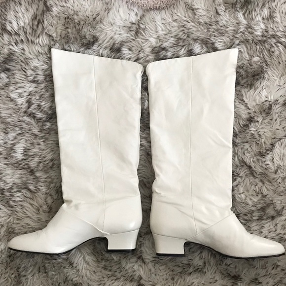 Naturalizer white leather knee high boots 7.5